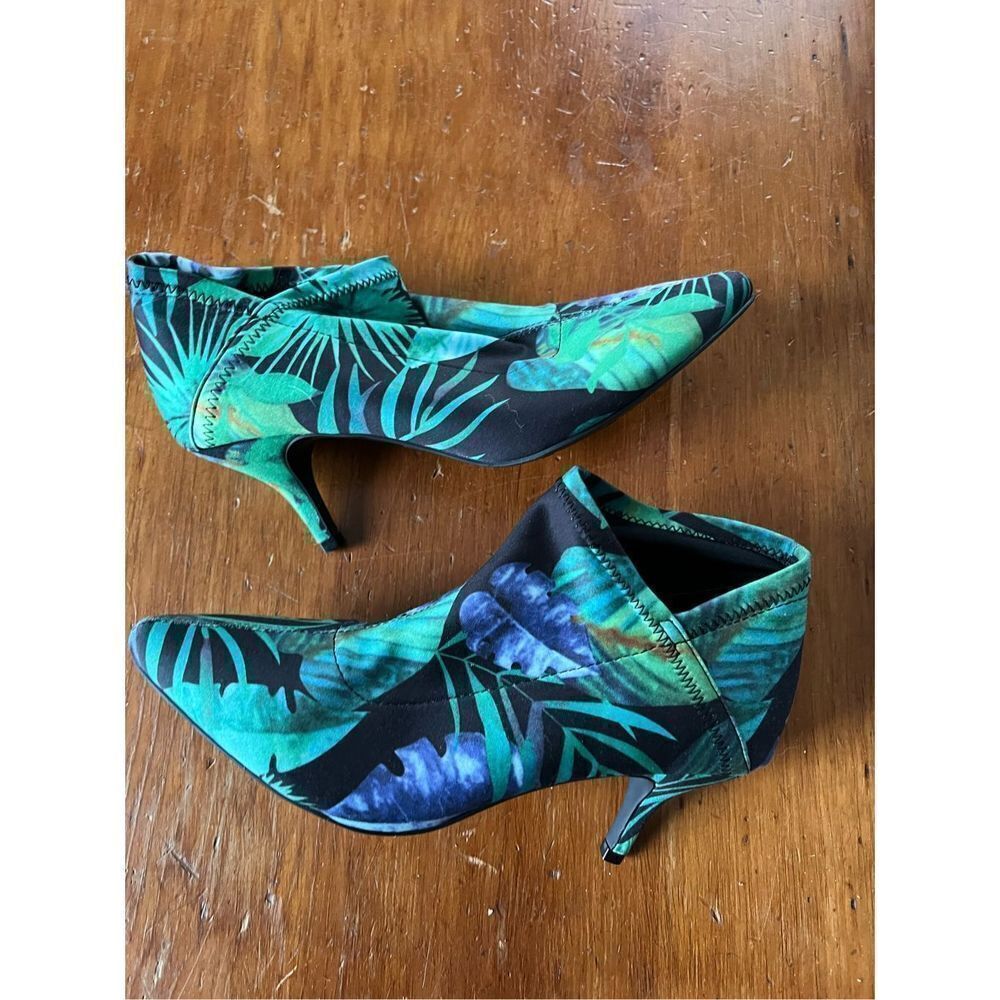 NWOT Mia green teal blue floral fabric bootie heels 8 - Picture 2 of 4